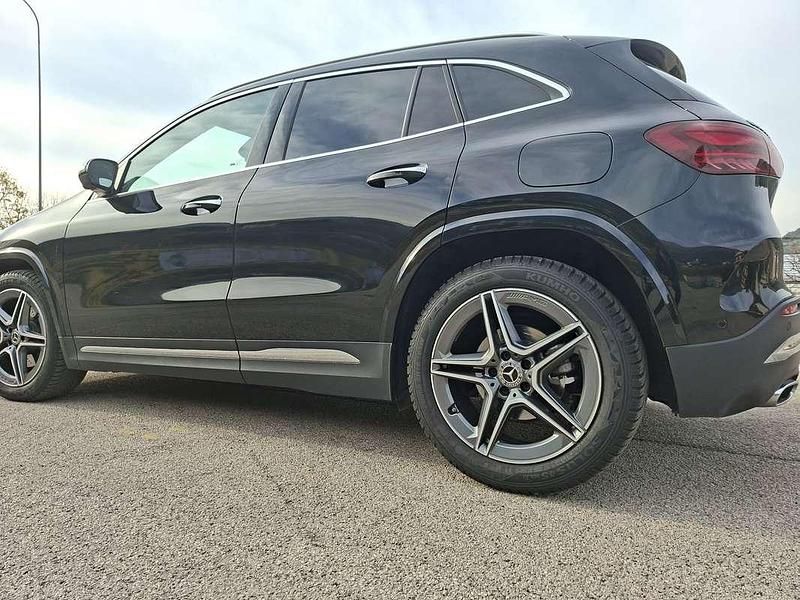 Usata Mercedes GLA200 150 CV (110 kW) 2024 SUV