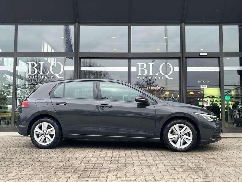 Usata VW Golf VIII Life 110 CV (80 kW) 2022 Urano grey Berlina