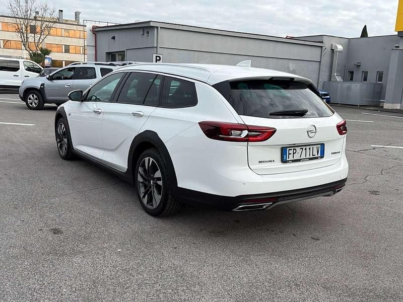 Usata Opel Insignia Country Tourer S 170 CV (125 kW) 2018 Bianco Station wagon