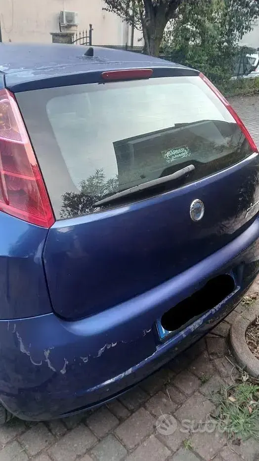 Usata Fiat Grande Punto 65 CV (47 kW) 2007 Bluazzurro Utilitaria