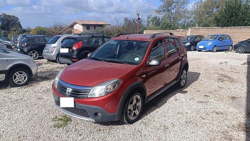 Usata Dacia Sandero Stepway 87 CV (63 kW) 2010 Rosso Berlina