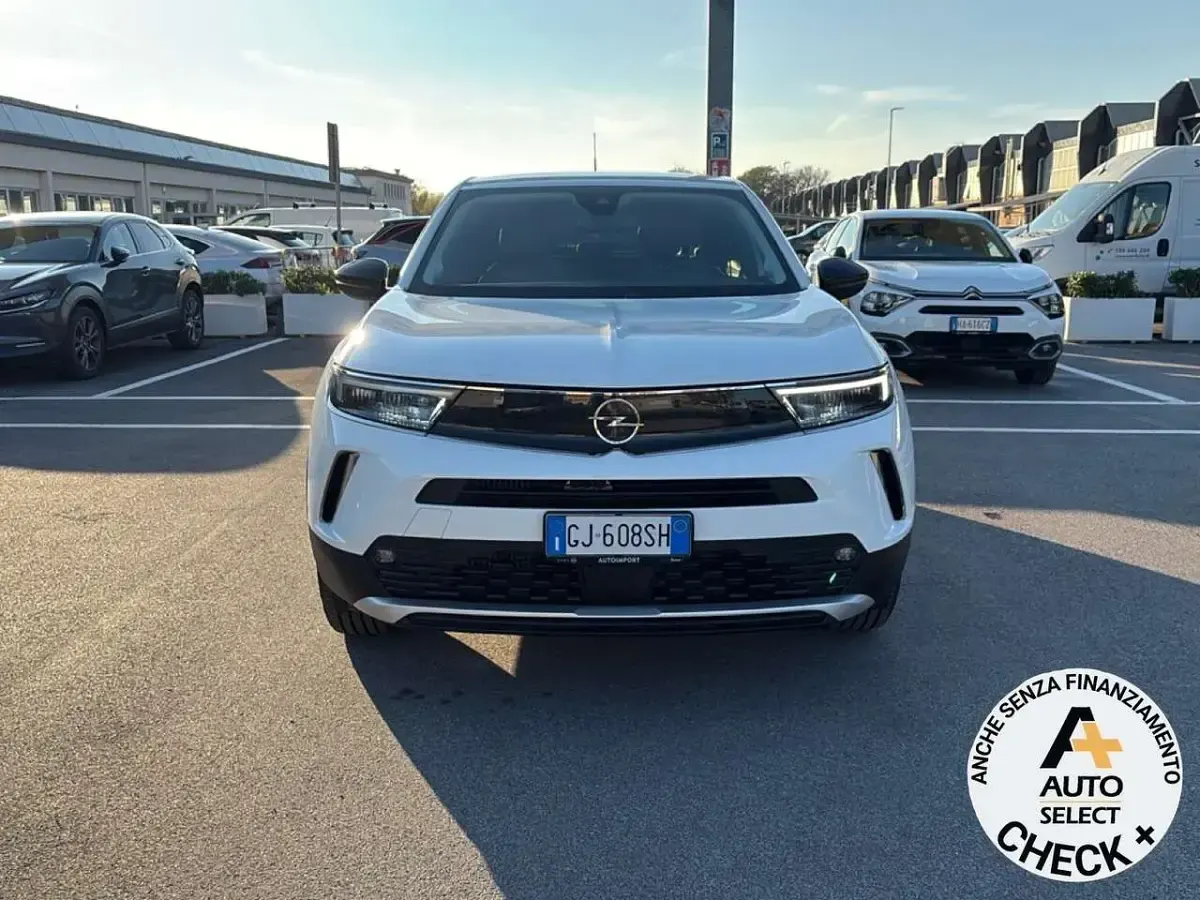 Usata Opel Mokka Elegance 131 CV (96 kW) 2022 Bianco SUV