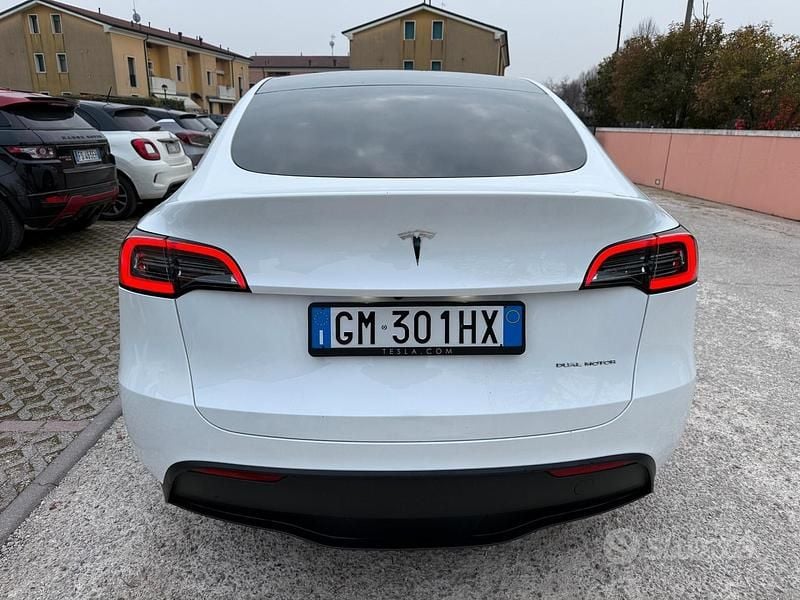 Usata Tesla Model Y Long Range AWD 378 kW (514 CV) 2023 Bianco SUV