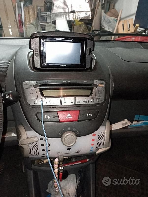 Usata Toyota Aygo Connect Style 68 CV (50 kW) 2011 Bianco Utilitaria