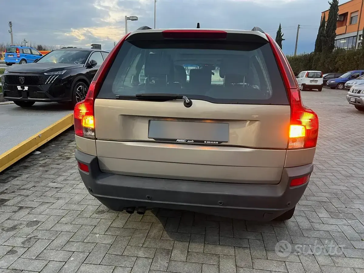 Usata Volvo XC90 163 CV (119 kW) 2003 Marrone SUV