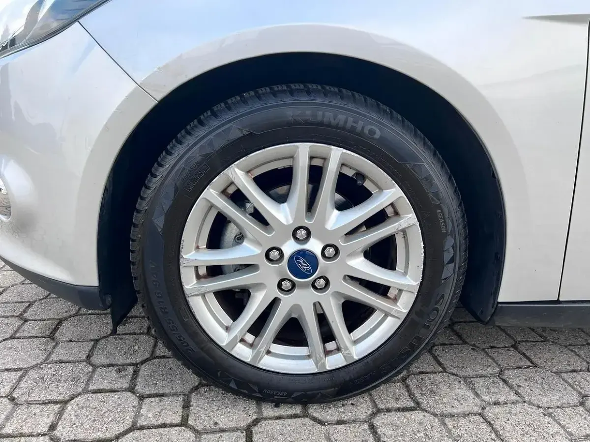 Usata Ford Focus Individual 125 CV (91 kW) 2014 Grigio Station wagon