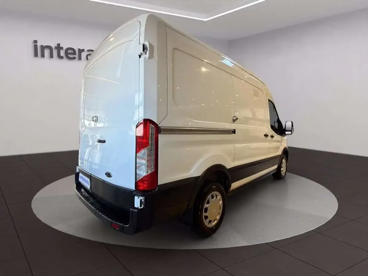 Usata Ford Transit Trend 131 CV (96 kW) 2022 Bianco Furgone