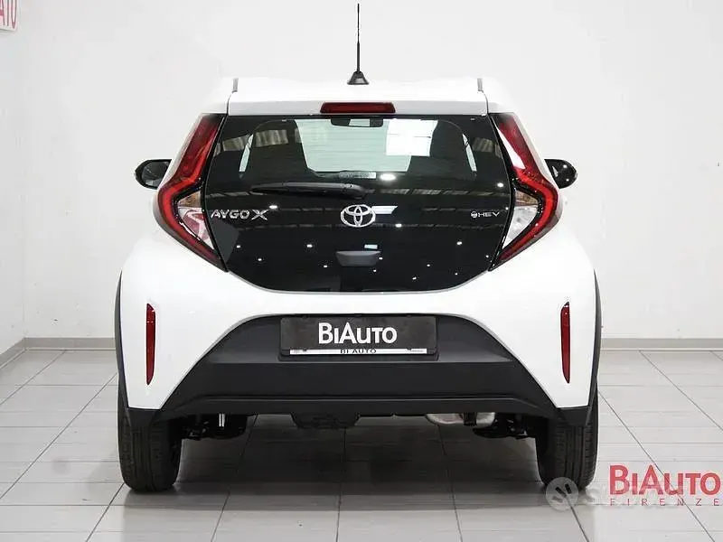 Nuova Toyota Aygo X 116 CV (85 kW) 2026 Bianco SUV