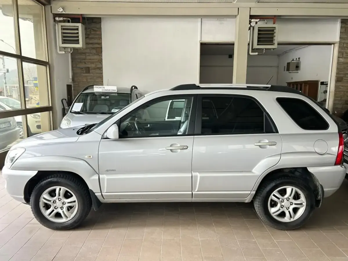Usata Kia Sportage Active 112 CV (82 kW) 2005 Argento SUV