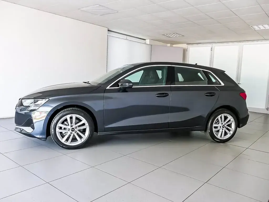 Usata Audi A3 Ambition 116 CV (85 kW) 2025 Grigio manhattan Berlina