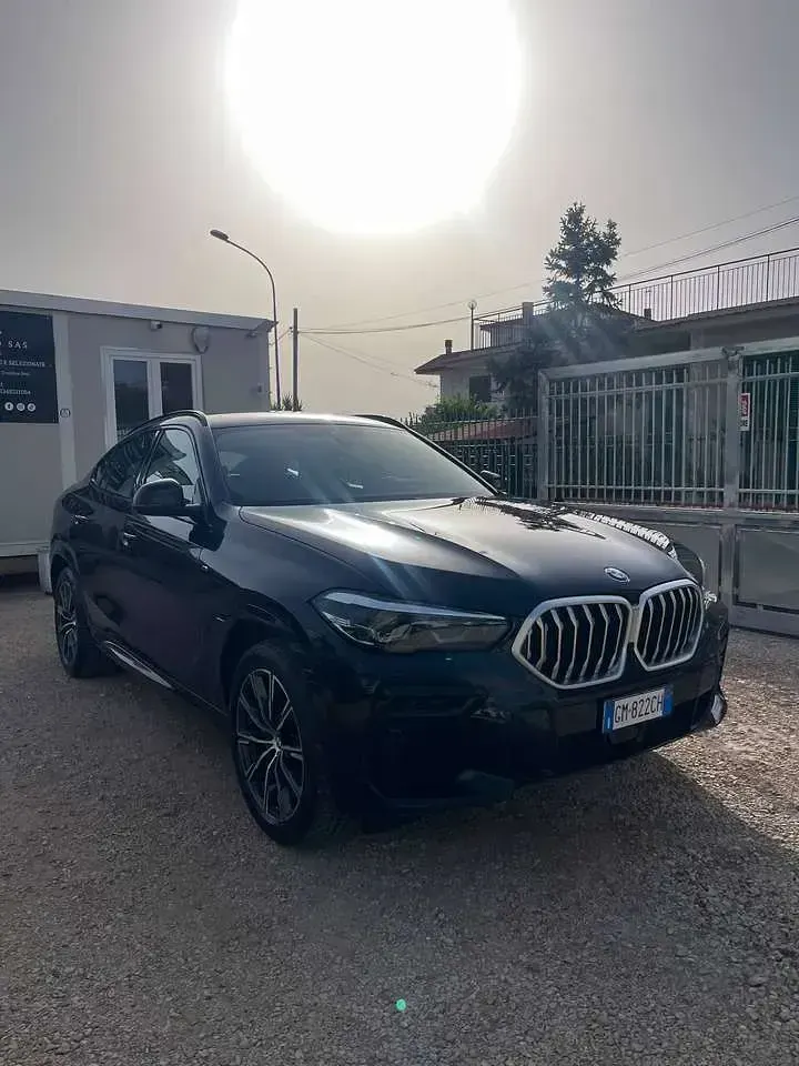 Usata BMW X6 M Sport 286 CV (210 kW) 2023 Blu/azzurro SUV