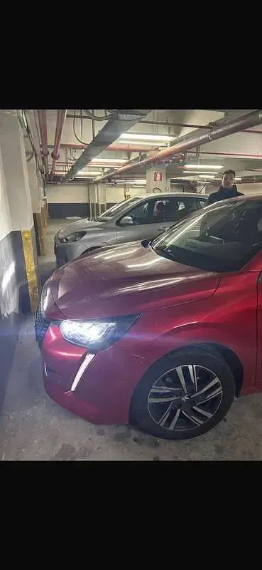 Usata Peugeot 208 Active 75 CV (55 kW) 2023 Rosso Utilitaria