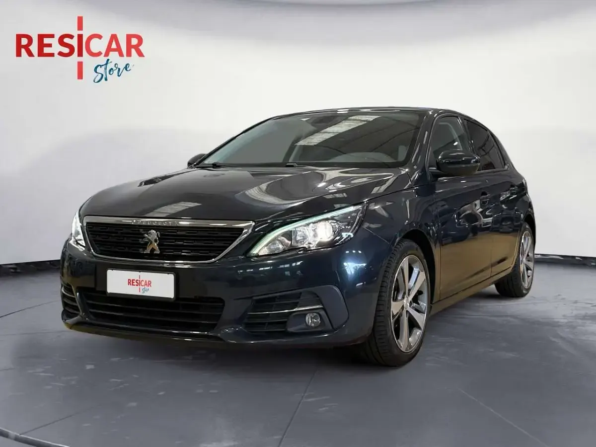 Usata Peugeot 308 Active 110 CV (80 kW) 2019 Grigio scuro Berlina