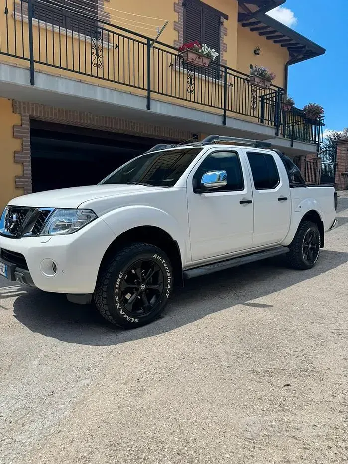 Usata Nissan Navara 190 CV (139 kW) 2014 Bianco Pick-up