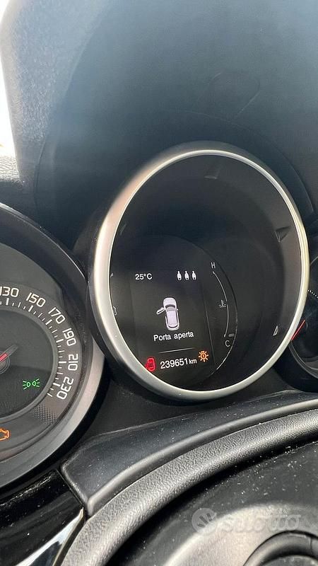 Usata Fiat 500X 95 CV (69 kW) 2017 Nero SUV