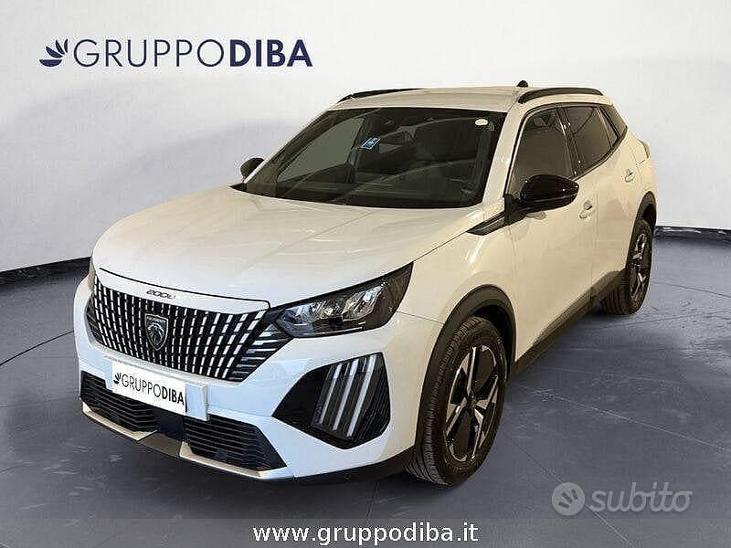 Usata Peugeot 2008 Allure 101 CV (74 kW) 2025 Bianco SUV