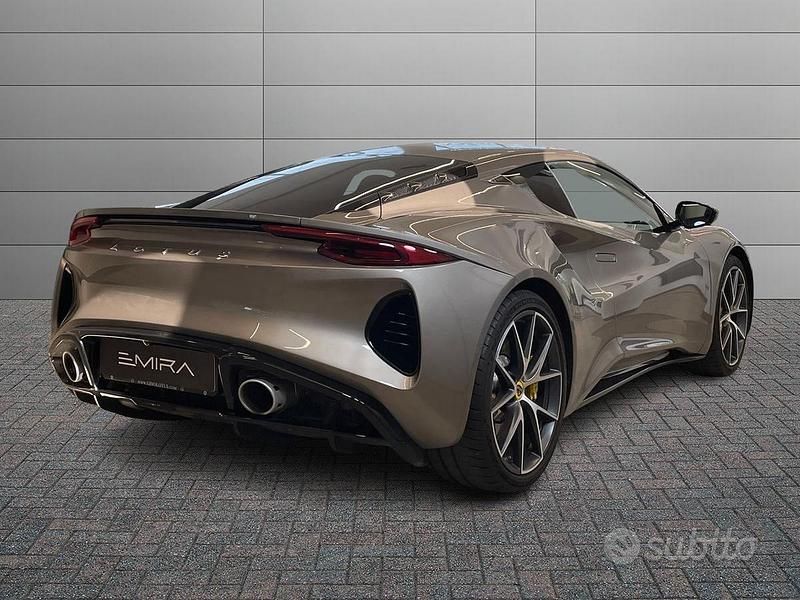 Usata Lotus Emira 360 CV (264 kW) 2024 Grigio fumo met. Coupé