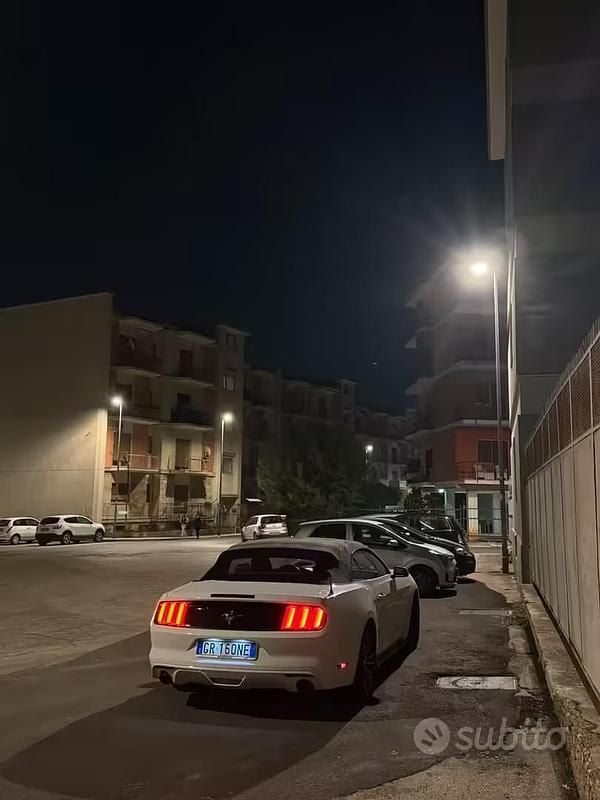 Usata Ford Mustang 421 CV (309 kW) 2015 Bianco Cabrio
