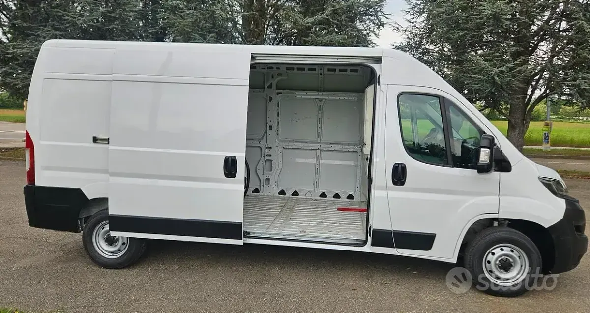 Usata Fiat Ducato 140 CV (102 kW) 2023 Bianco Furgone