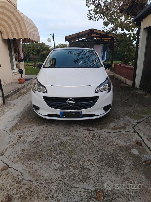 Usata Opel Corsa 75 CV (55 kW) 2018 Bianco Berlina