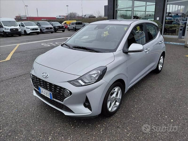 Usata Hyundai i10 65 CV (47 kW) 2022 Grigio Utilitaria