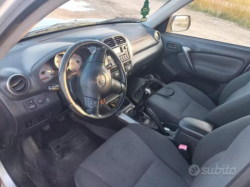Usata Toyota RAV4 2004 SUV