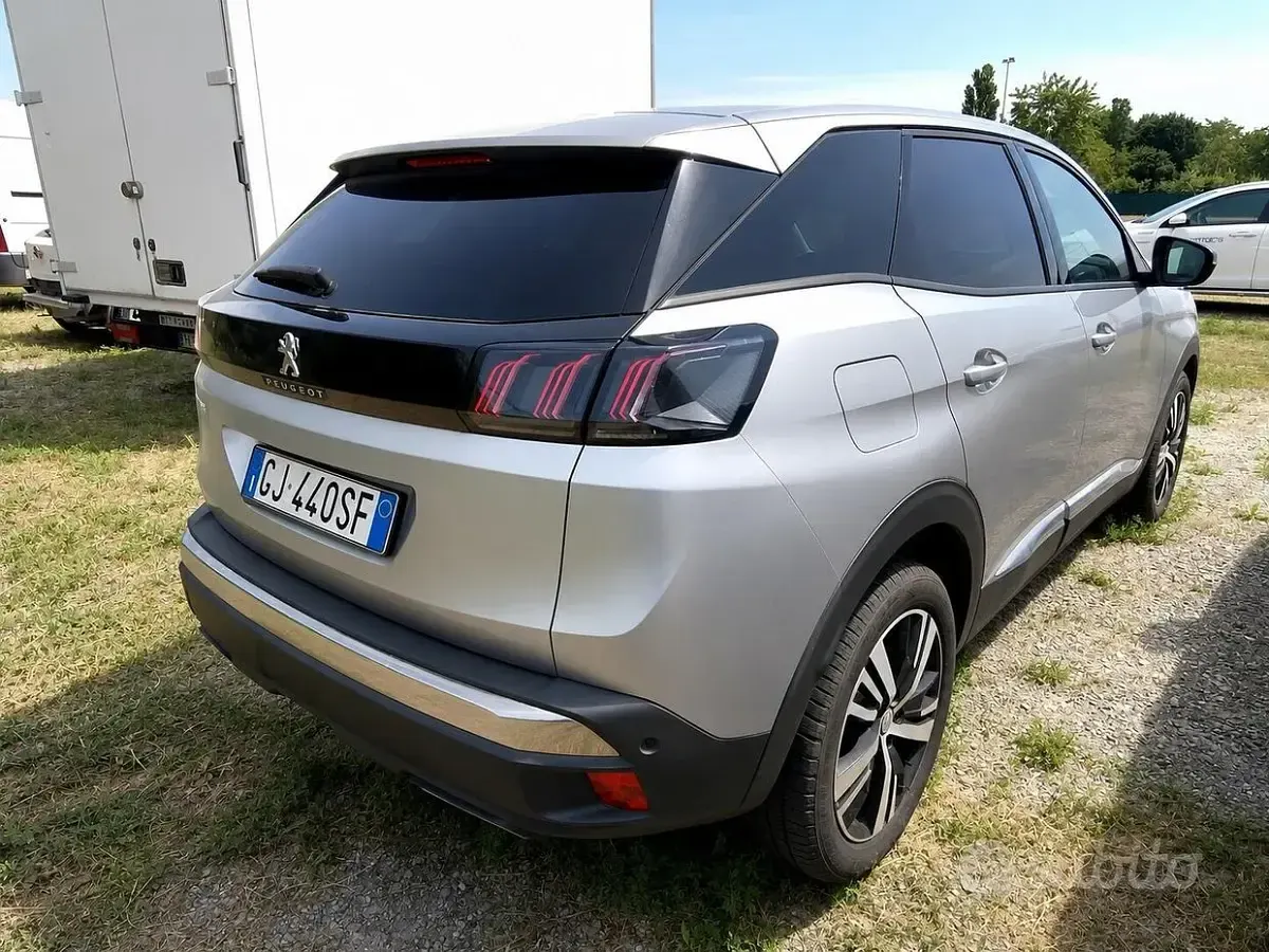 Usata Peugeot 3008 Allure 131 CV (96 kW) 2022 Grigio SUV