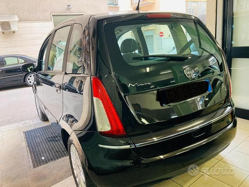 Usata Lancia Musa 77 CV (56 kW) 2012 Nero Monovolume