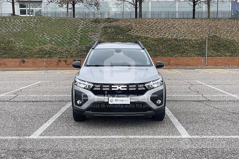 Usata Dacia Jogger Extreme 101 CV (74 kW) 2023 Grigio Monovolume