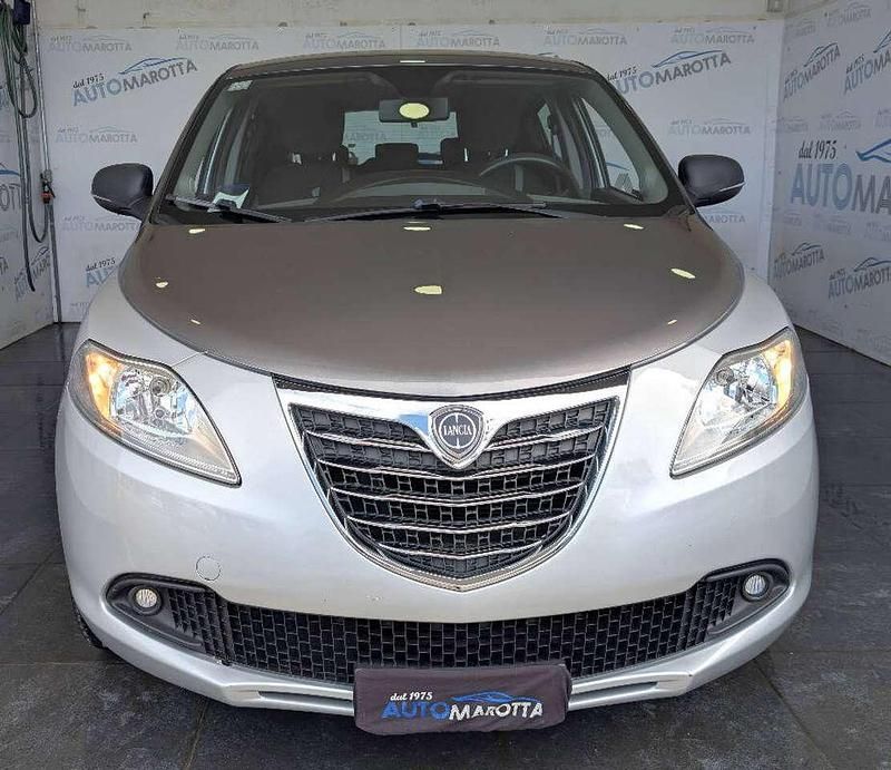 Usata Lancia Ypsilon 69 CV (50 kW) 2013 Grigio Utilitaria