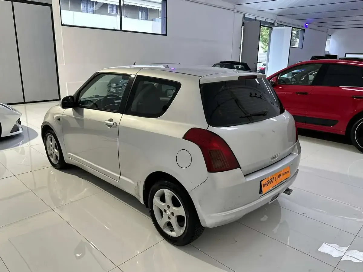Usata Suzuki Swift GL 69 CV (50 kW) 2007 Argento Utilitaria