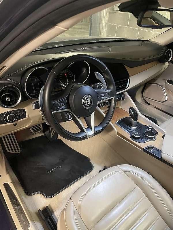 Usata Alfa Romeo Giulia Super 180 CV (132 kW) 2017 Blu Berlina