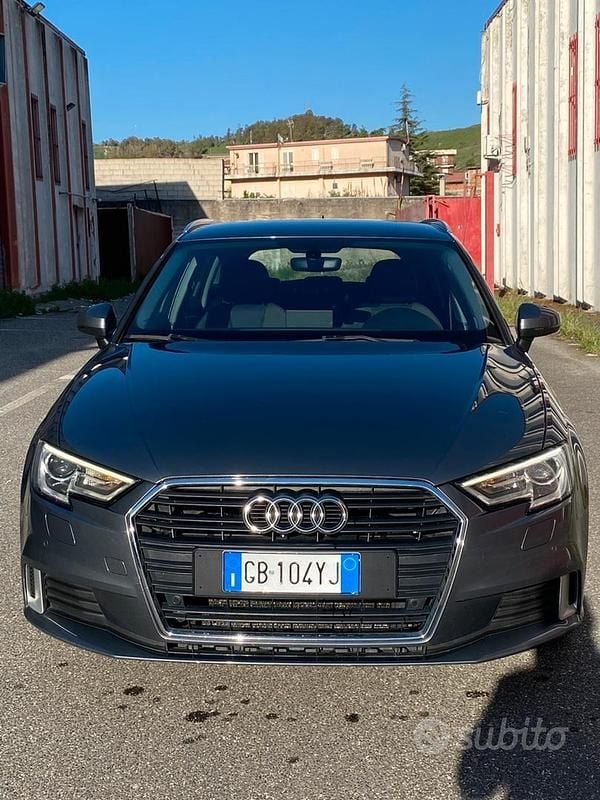 Usata Audi A3 Admired 116 CV (85 kW) 2019 Grigio Berlina