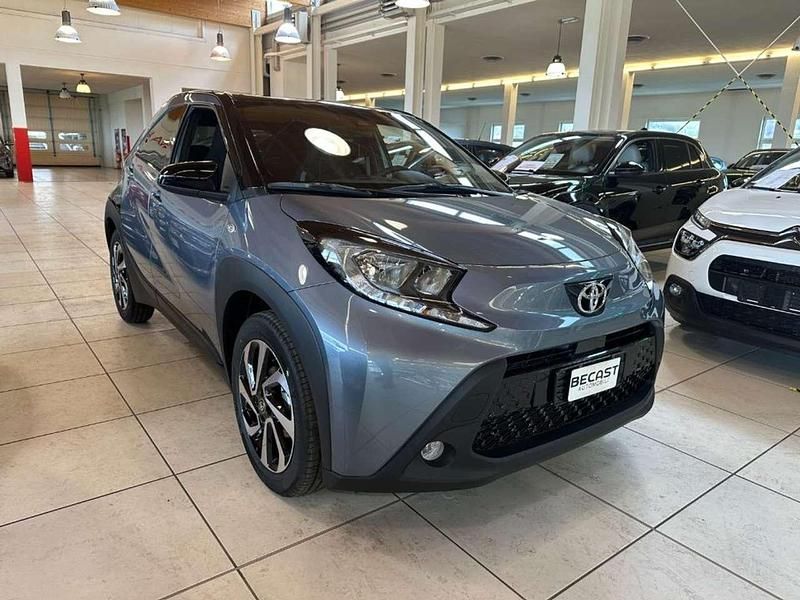 Nuova Toyota Aygo X Trend 72 CV (52 kW) 2025 Grigio metallizzato SUV