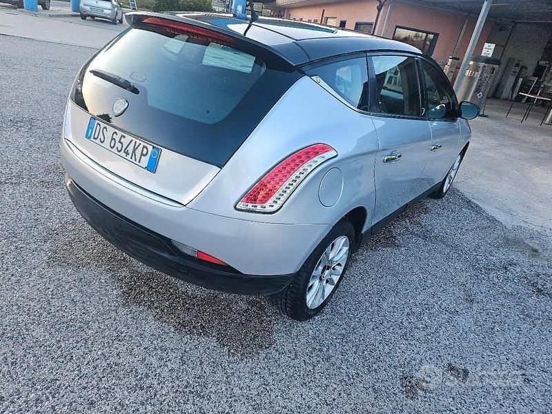 Usata Lancia Delta 103 CV (75 kW) 2008 Grigio Utilitaria