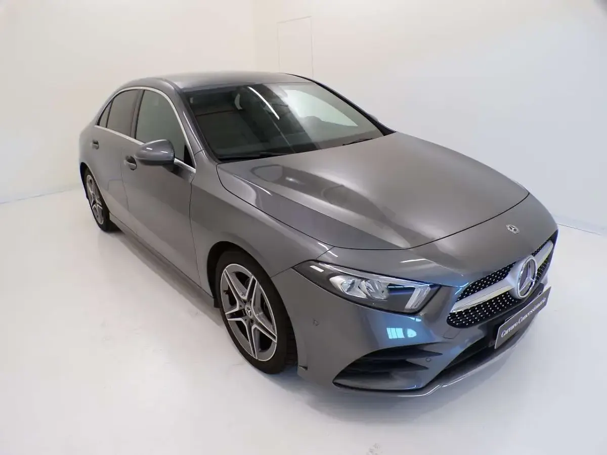 Usata Mercedes A180 Premium 116 CV (85 kW) 2020 Grigio montagna Berlina