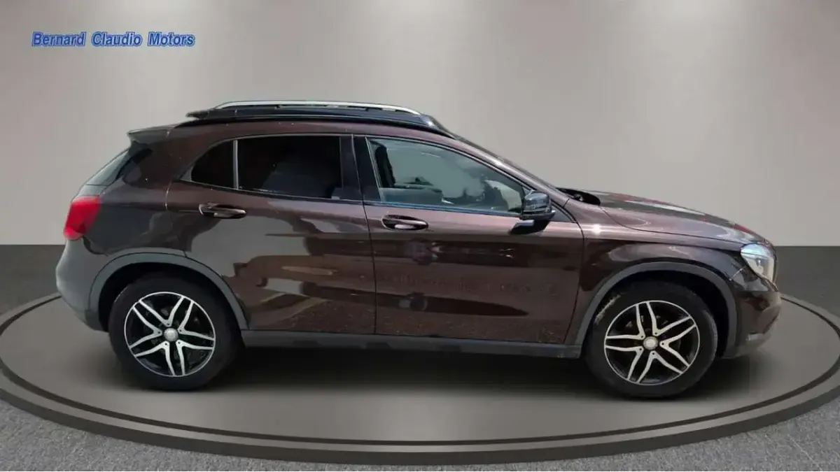 Usata Mercedes GLA200 136 CV (100 kW) 2015 Marrone SUV