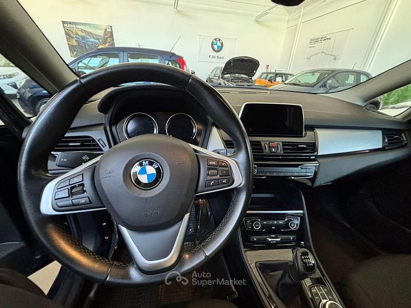 Usata BMW 216 Advantage 117 CV (86 kW) 2019 Gray Station wagon