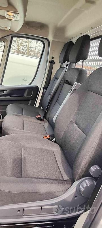 Usata Opel Movano S 140 CV (102 kW) 2024 Bianco pastello Furgone