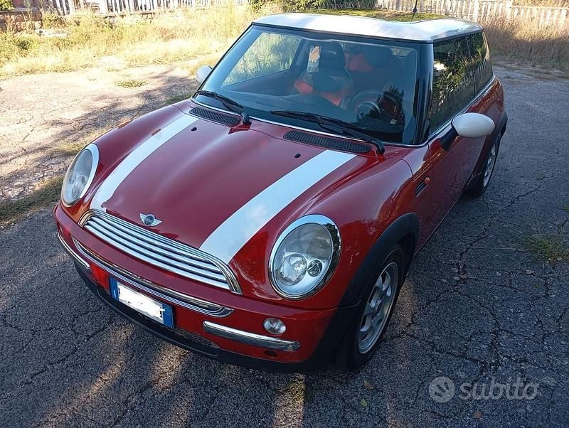 Rosso Usata 2003 Mini Cooper Due volumi | 2600 € (Buon prezzo) - Immagine 1/4