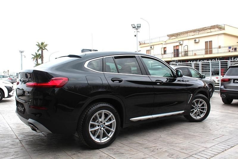 Usata BMW X4 Comfort Edition 190 CV (139 kW) 2022 Nero SUV