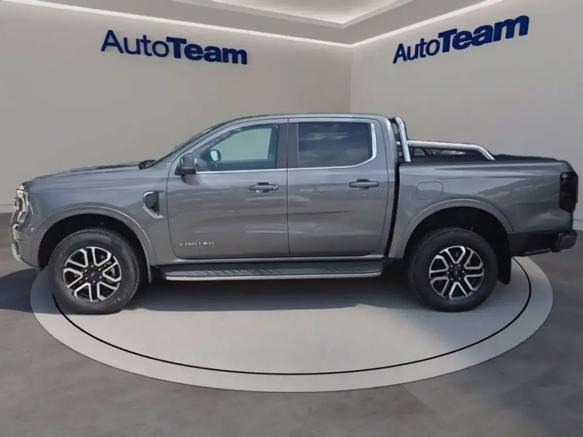 Usata Ford Ranger Limited 170 CV (125 kW) 2024 Grigio metallizzato Pick-up