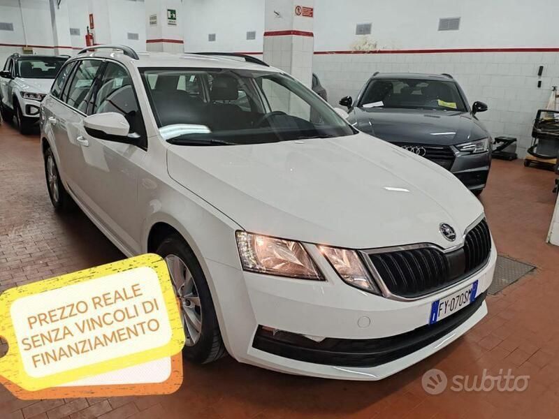Bianco pastello Usata 2020 Skoda Octavia Ambition Station wagon | 17.950 € (Super prezzo) - Immagine 1/4