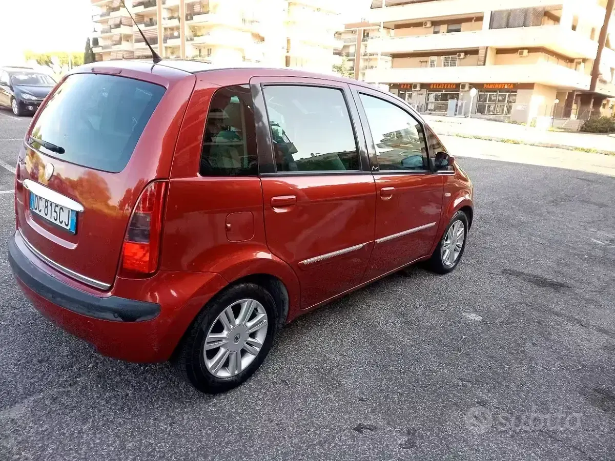 Usata Lancia Musa 2006 Rosso Monovolume