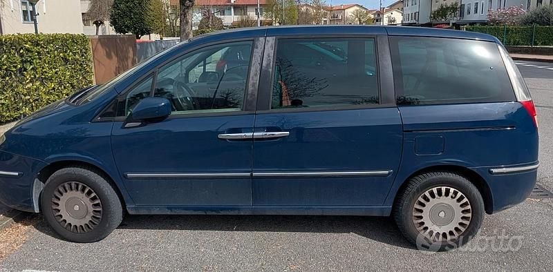 Usata Lancia Phedra 128 CV (94 kW) 2006 Blu Monovolume