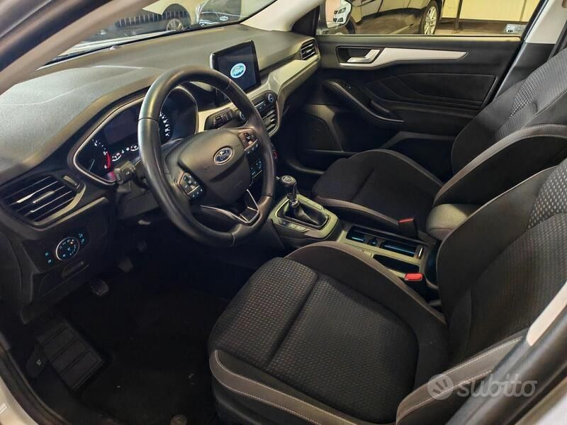 Usata Ford Focus 120 CV (88 kW) 2020 Argento Station wagon