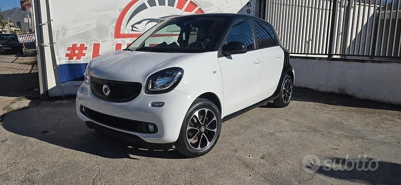 Usata Smart ForFour Passion 71 CV (52 kW) 2016 Bianco Utilitaria