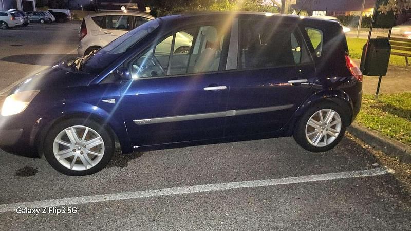 Usata Renault Scénic II Dynamique 120 CV (88 kW) 2004 Blu/azzurro Monovolume