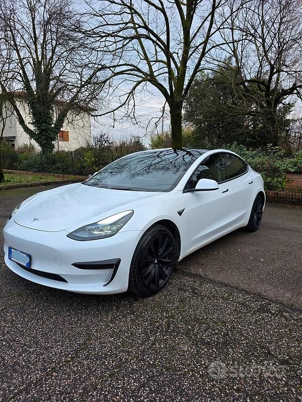 Usata Tesla Model 3 RWD 208 kW (283 CV) 2023 Berlina