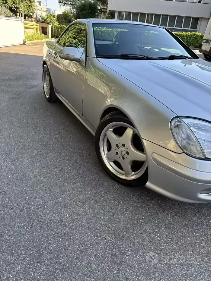 Usata Mercedes SLK320 218 CV (160 kW) 2001 Grigio Cabrio